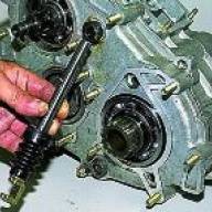 Dismantling the transfer case VAZ-2123