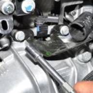 Removing the ECU and sensors COURT car Renault Duster