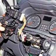 Removal and installation of steering column switches Nissan Almera
