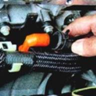 How to clean the crankcase ventilation system Mazda 6