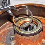 Replacing elements of the rear suspension of a car 4x2 Renault Duster
