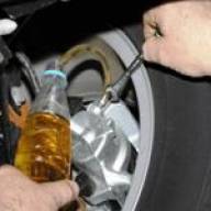 Replacing and bleeding the hydraulic brake and clutch Renault Duster