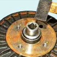 Replacing elements of the rear suspension Nissan Almera