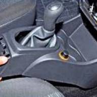 how to remove nissan almera floor tunnel lining