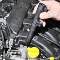 Replacing coils and spark plugs Renault Duster