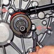 Замена деталей гидропривода сцепления Renault Duster