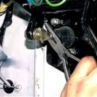 Adjustment of the spring-lever clutch of the car UAZ-3151, -31512, -31514, -31519