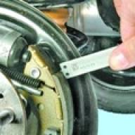 Checks of brake parts and components of the Hyundai Solaris car