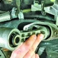 How to replace the supports of the Hyundai Solaris power plant since 2011
