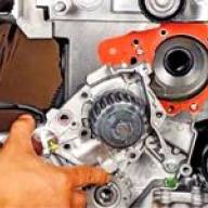 Replacing the pump and coolant reservoir Nissan Almera