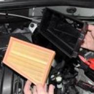 Replacing air filters Renault Duster