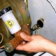 Replacement of the main and working cylinder of the clutch UAZ-3151, -31512, -31514, -31519