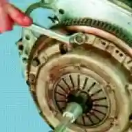 How to replace clutch discs on a Mazda 6