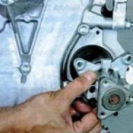 How to replace the coolant pump and thermostat Mazda 6