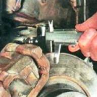 Checking the brakes of Mazda 6