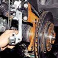 Замена элементов передних тормозов Renault Duster