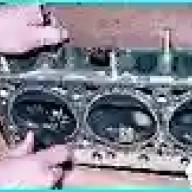 Desmontaje y montaje de la culata ZMZ-402
