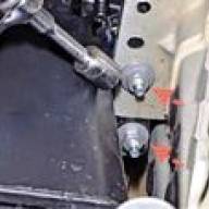 Cómo quitar el bote de un coche Nissan Almera