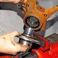 Reemplazo del cojinete de la rueda delantera del Renault Duster