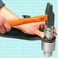 Снятие рычага и шаровой опоры передней подвески Ниссан Альмера