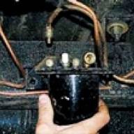 Sustitución de los filtros del sistema de combustible UAZ