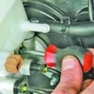 Cómo reemplazar el cilindro maestro de freno Hyundai Solaris