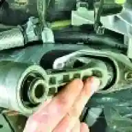 Cómo reemplazar los soportes del motor Hyundai Solaris desde 2011