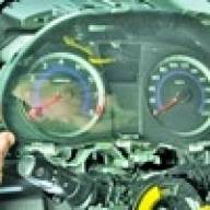 Hyundai Solaris автокөлігінің аспаптар кластерін қалай алып тастауға болады
