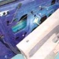 Ремонт передней двери автомобиля Рено Сандеро