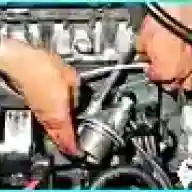 Reinigung des Kurbelgehäuseentlüftungssystems des VAZ-2123-Motors