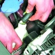 Как заменить жидкость в ГУР автомобиля Hyundai Solaris