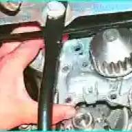 Austausch der Kühlmittelpumpe des Renault Logan-Motors