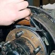 Как заменить и отрегулировать колодки задних колес УАЗ-3151, -31512, -31514, -31519