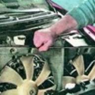 Как заменить электровентилятор охлаждения двигателя Мазда 6