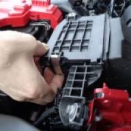 Replacing the elements of the air and cabin filter Renault Arkana
