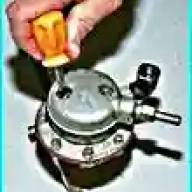 How to remove and repair the fuel pump ZMZ-402